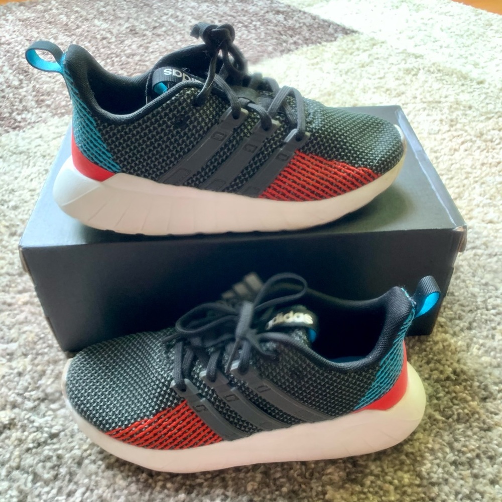 Boy’s running 🏃‍♂️ shoes